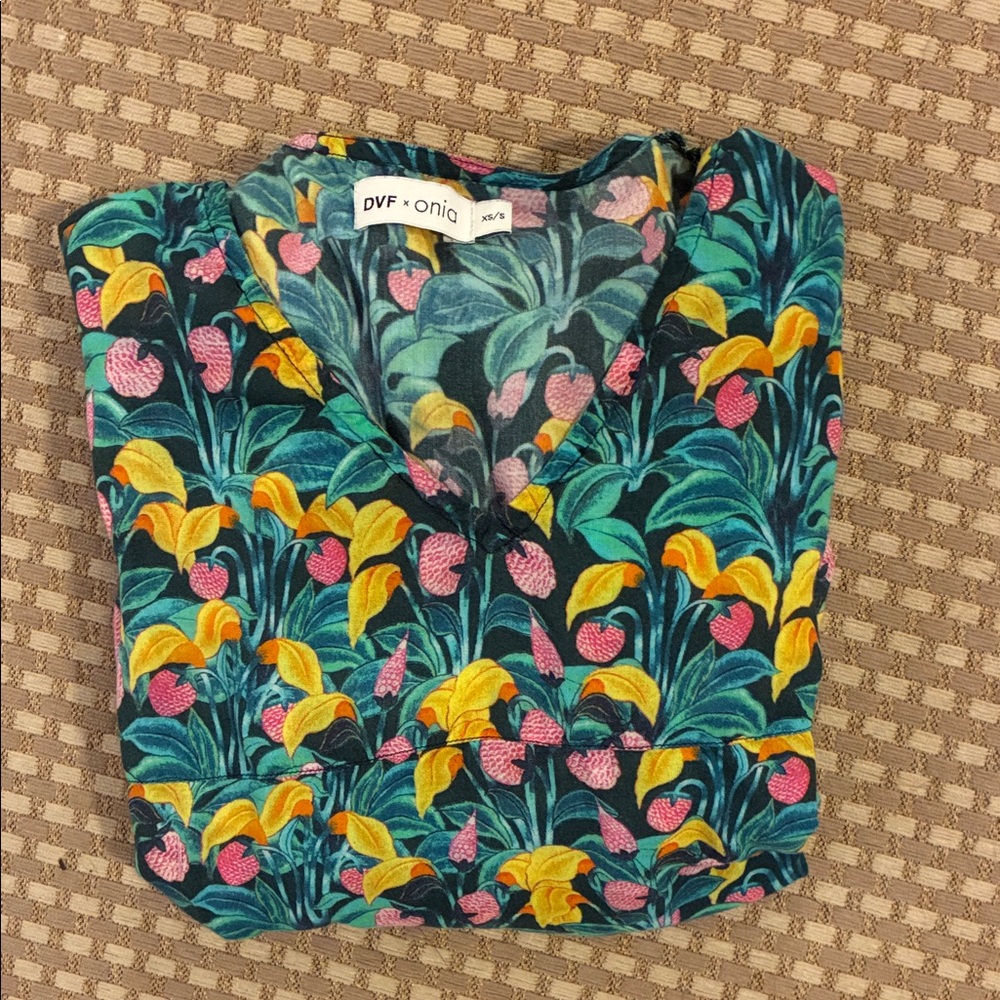 Onia x DVF Cover-up
